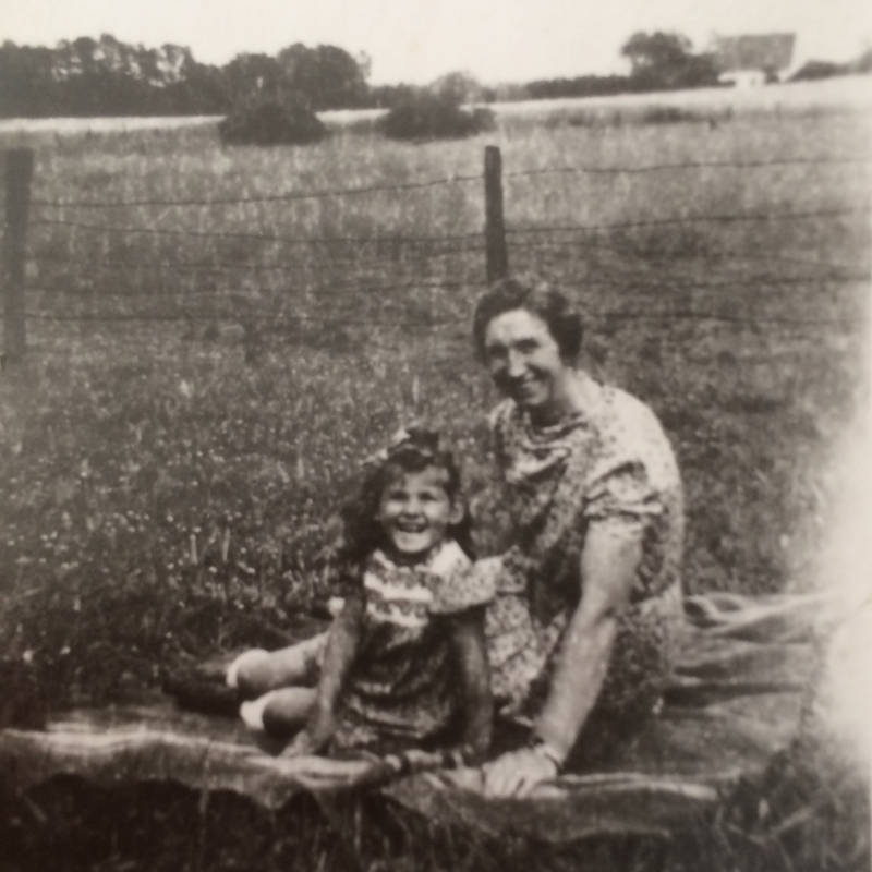 Katharina Saemann mit ihrer Mutter Anna. Das Schicksal des Vaters Wassilij ist ungeklärt. Foto: Privat